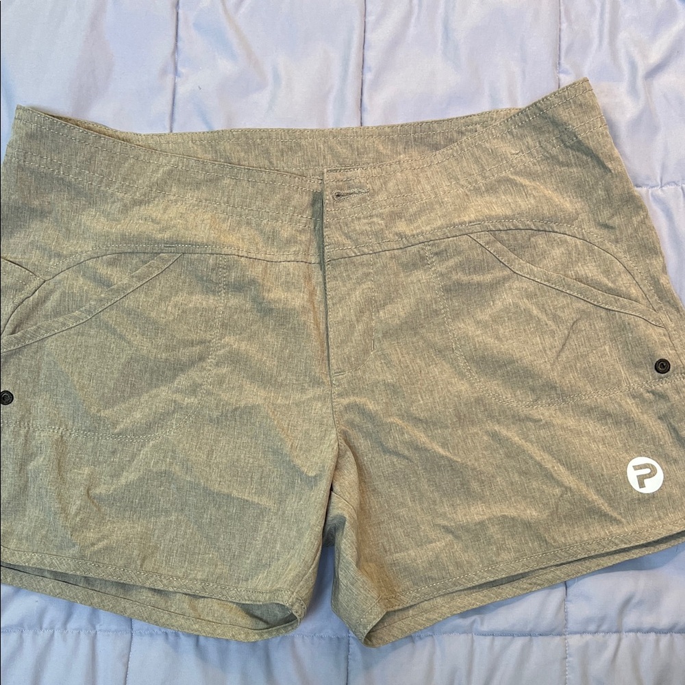 Pelagic Women's Gray Shorts Size 6
